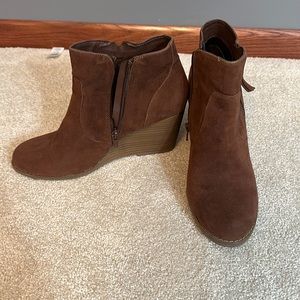 Universal thread suede wedge booties. Size 9